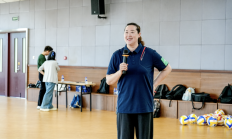 世俱杯官网:女排奥运冠军宋妮娜：青少年保持身心健康才能走得更远